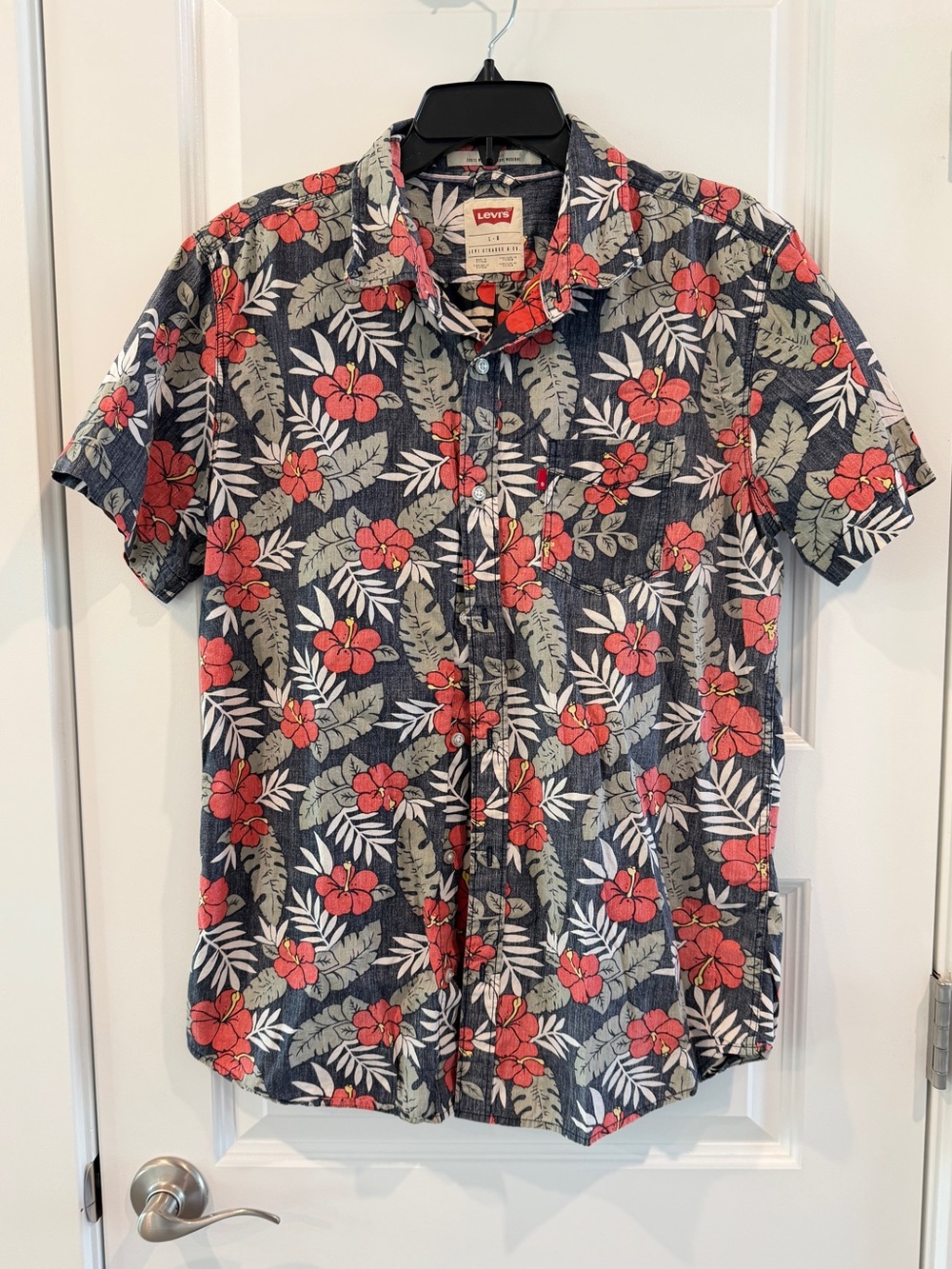 Levi’s Men’s Red Hibiscus & Green Tropical Leaf Print Short Sleeve Shirt Sz L